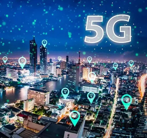 5g-network-digital-hologram-internet-things-city-2